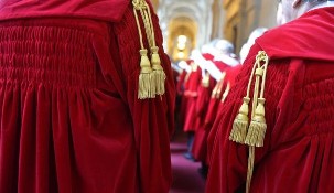 oggetti lasciati sul pianerottolo oggetti lasciati sul pianerottolo